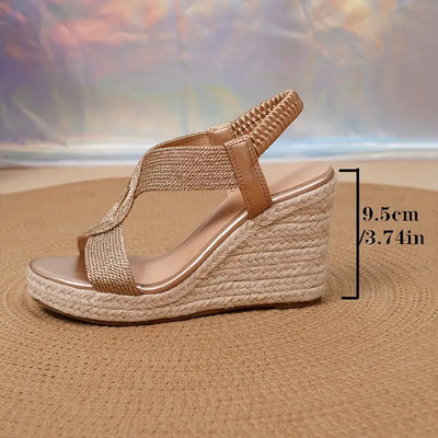 Isalyn – Stilvolle Keilsandalen