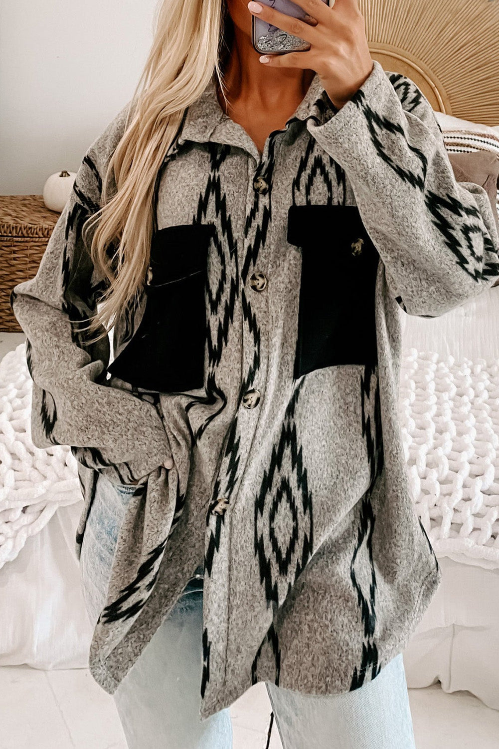 Oversized Hemdjacke mit Ethno-Muster | Weiche Textur | Boho-Stil