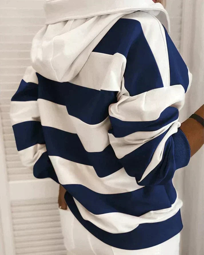 Lara - warmer und modischer kapuzenpullover