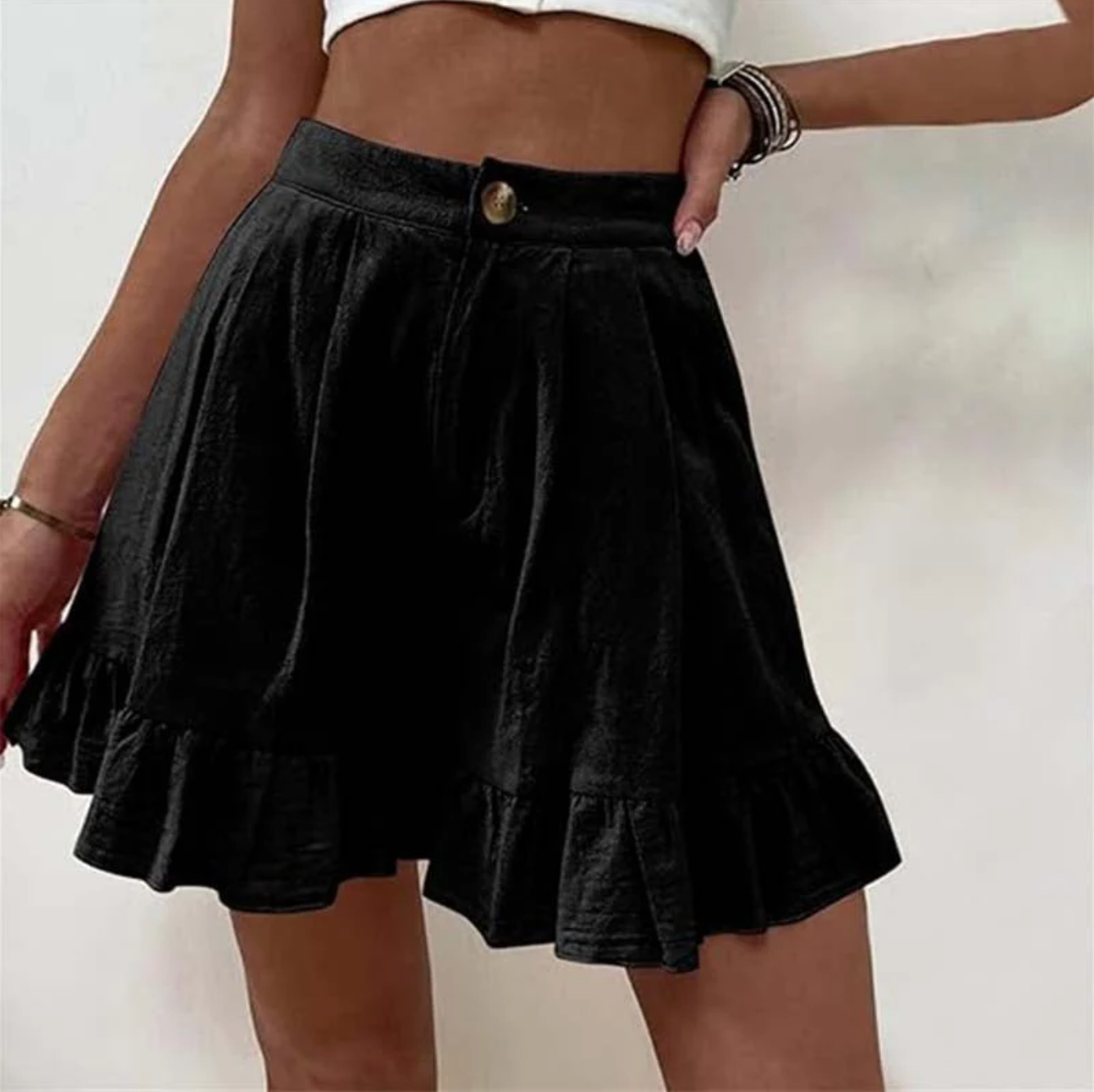 Thalara – Schicke Shorts mit Rüschensaum