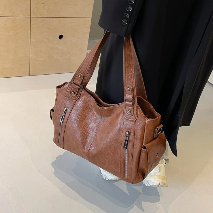 OLIVIA - Dunkelviolette Luxus Schultertasche im modernen Design