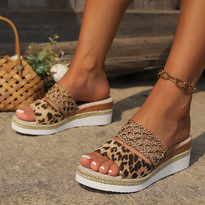 Mirelda – Stilvolle Sandalen mit offener Zehenpartie und gewebter Sohle