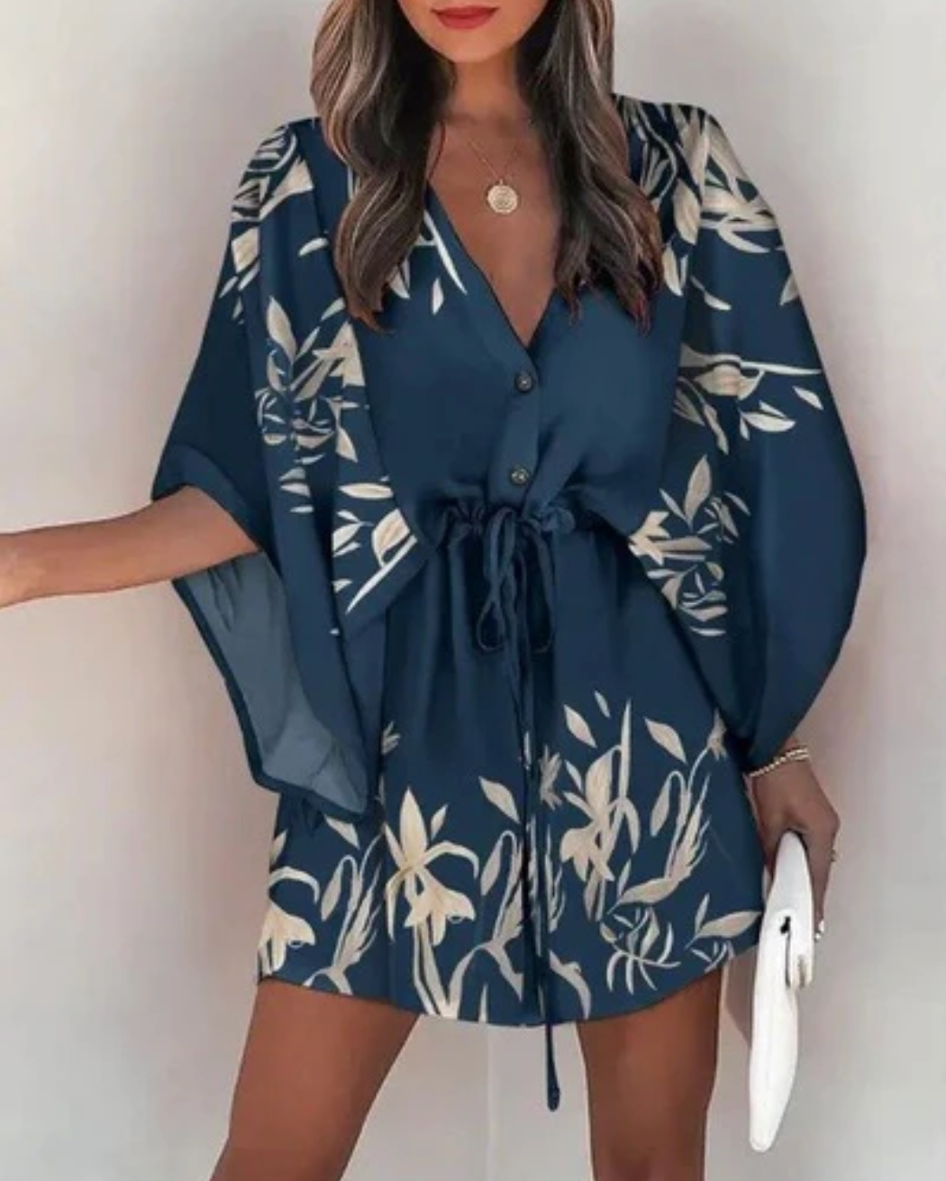Nerezza – Stilvolles Kleid mit tropischem Print
