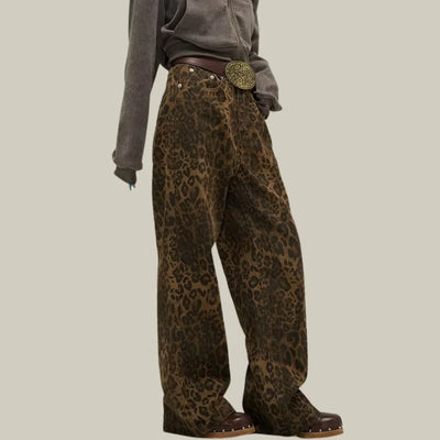 Morvessa – Weite Jeans mit Leopardenmuster