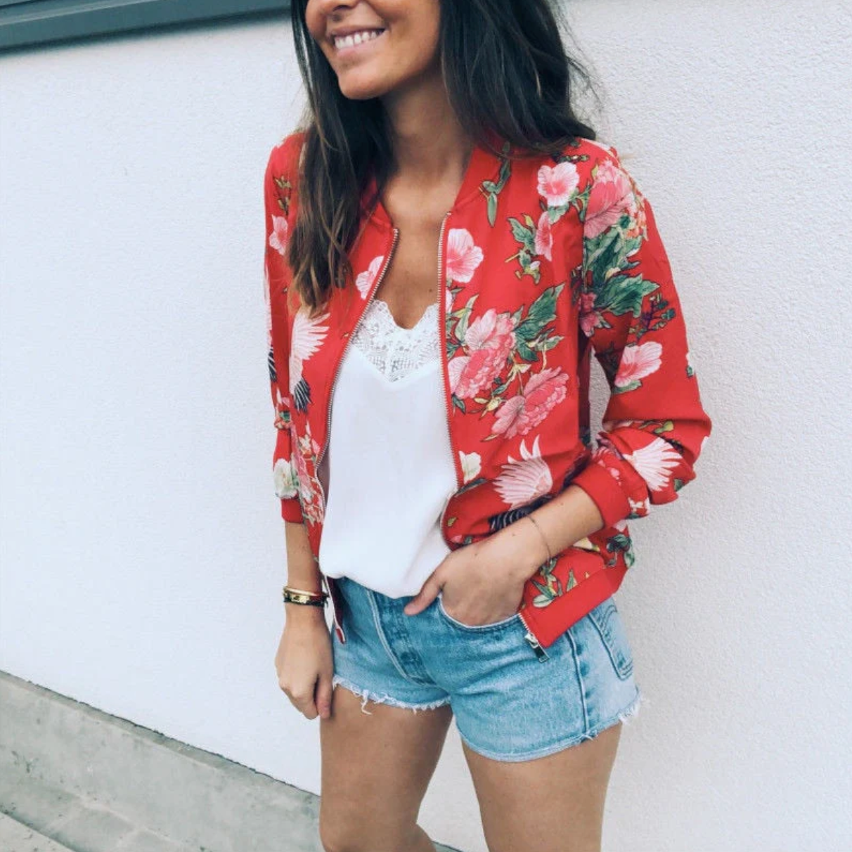 Zyphra – Gemütliche Bomberjacke mit Blumenmuster