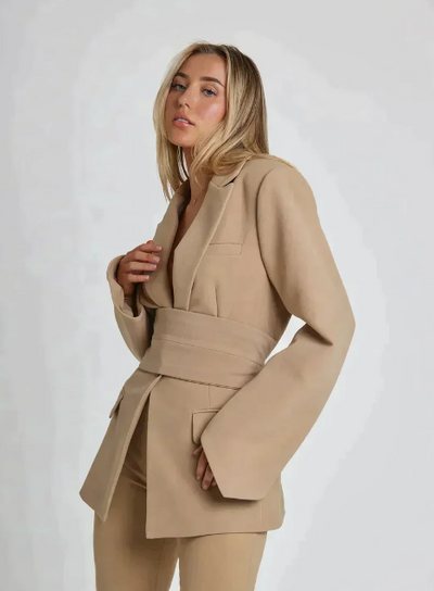 Dorothy - Blazer mit zusätzlichen Gürteln
