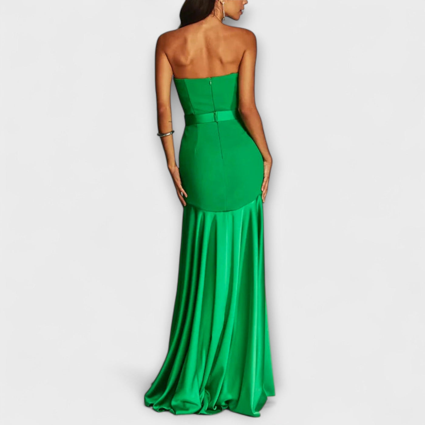 Vada - Off-Shoulder V-Neck Maxi Dress