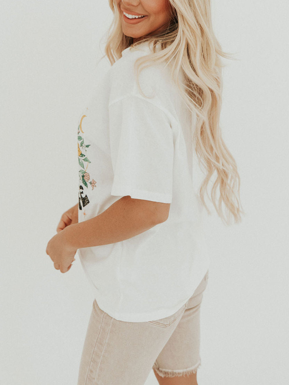 Avelena | Grafisches Blumen-T-Shirt Moon Shine