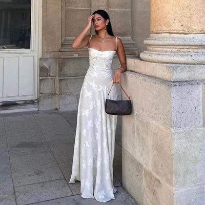 Avelena | Strapless Jacquard-Maxikleid mit Dezentem Blumenmuster