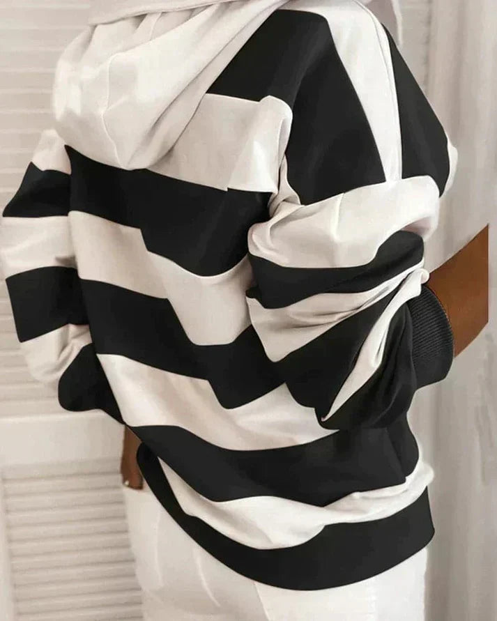 Lara - warmer und modischer kapuzenpullover