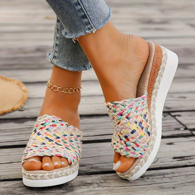 Celestine – Trendige Plateau-Sandalen mit Webmuster