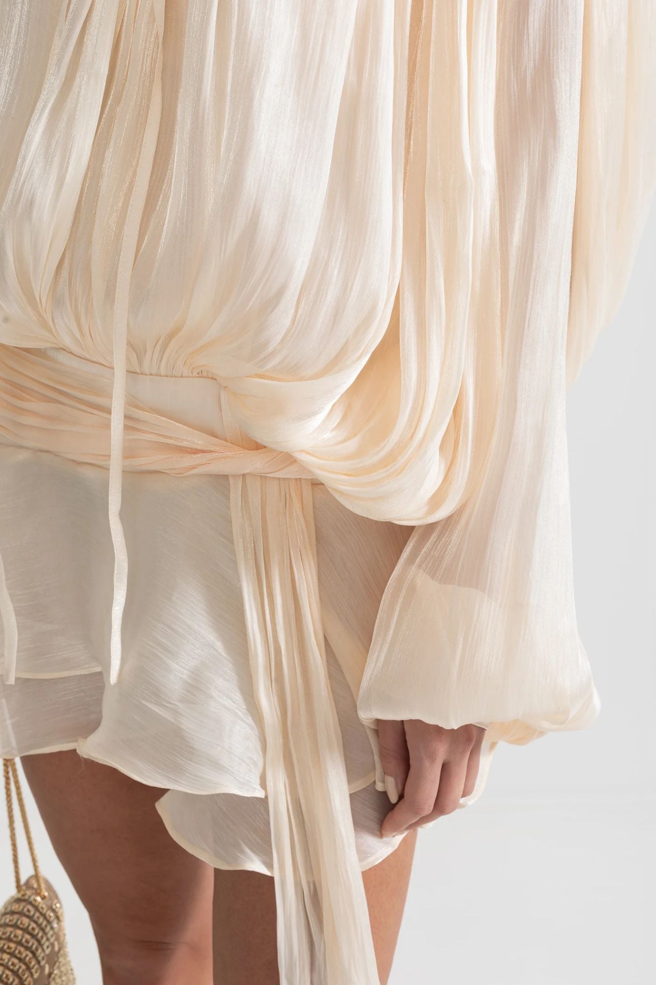 Livia - Faltendes Mesh-Kleid