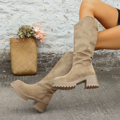 Avelena | Modische V-Cut-Stiefel mit Mittlerer Wade