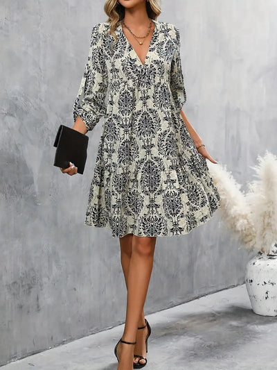 Ellery – Charmantes Kleid mit V-Ausschnitt