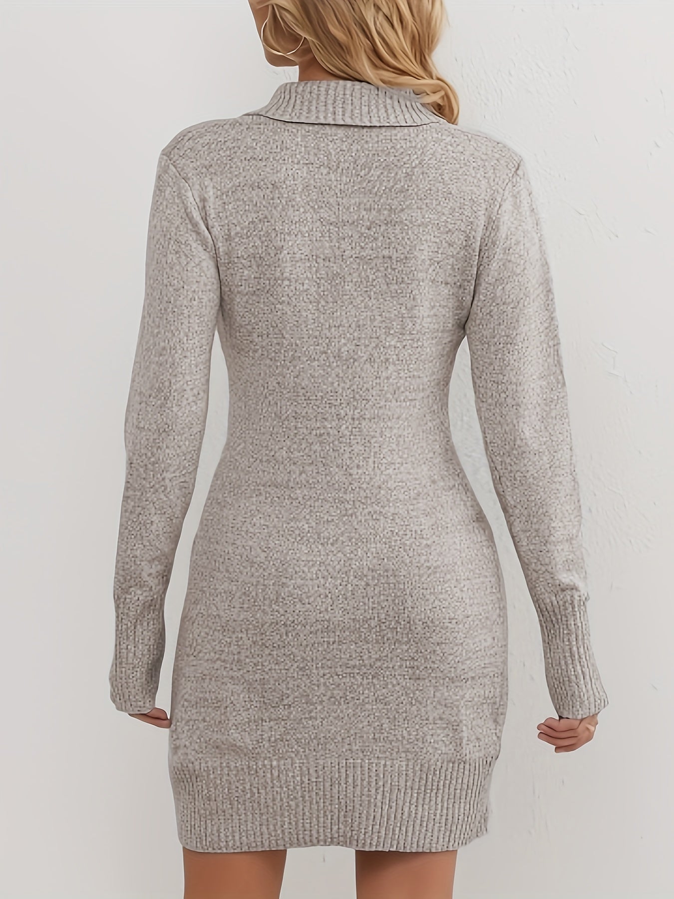Strickkleid | Wickel-Optik | Elegante Knopfdetails