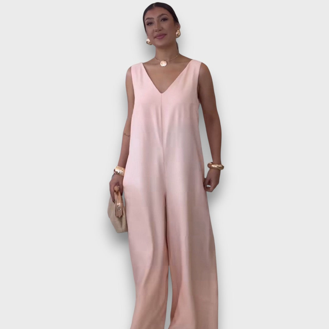 Aubrine – Fließender Jumpsuit mit V-Ausschnitt