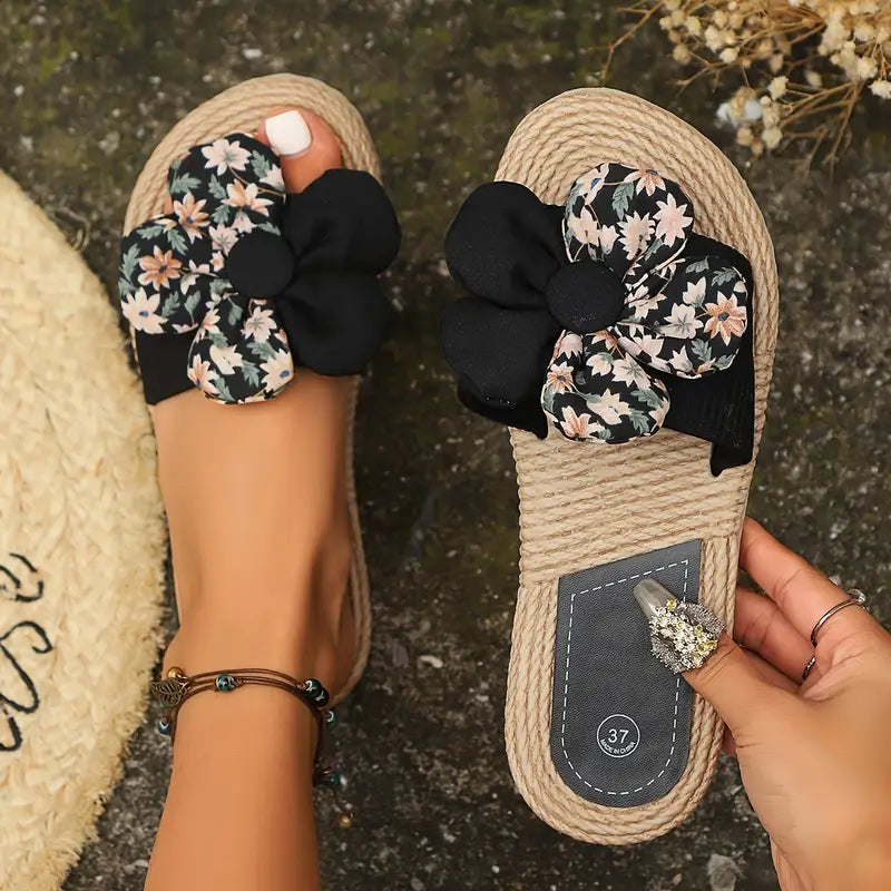 Olee – Stilvolle Slides mit Blumenschleife