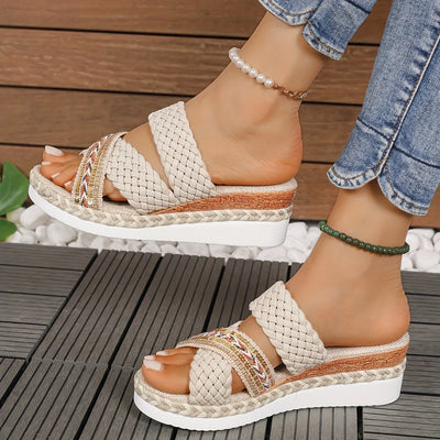 Vaila – Stilvolle gewebte Keilsandalen