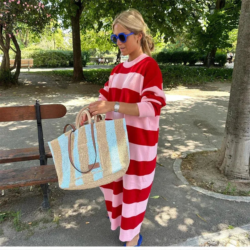 Edenia - Elegantes Midikleid mit kontrastierendem Streifenmuster für vielseitige Frauen für jeden Anlass