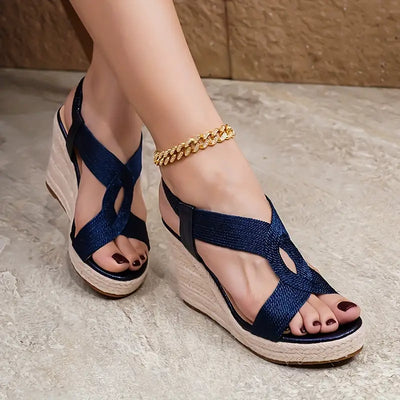 Isalyn – Stilvolle Keilsandalen