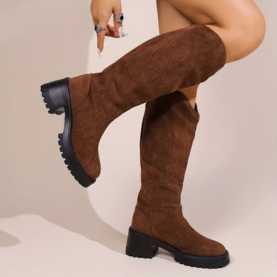 Avelena | Modische V-Cut-Stiefel mit Mittlerer Wade