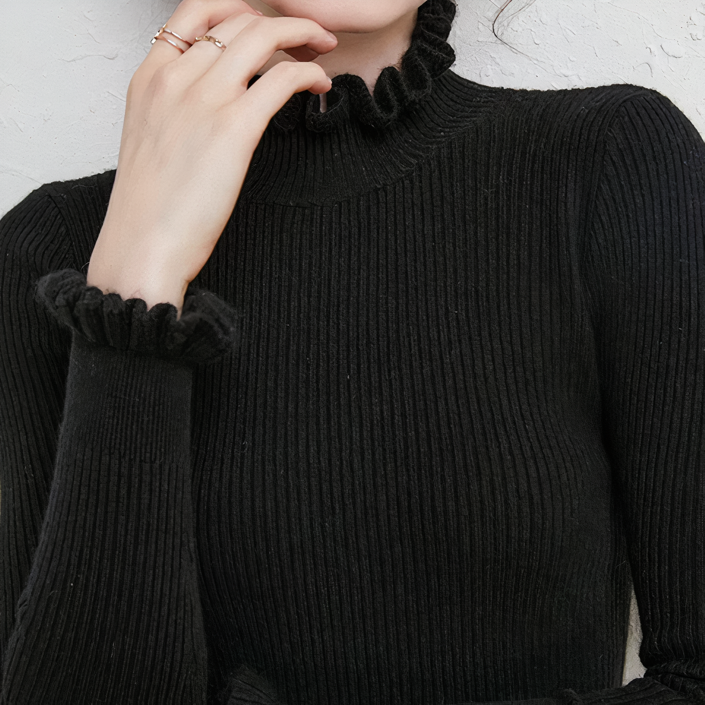 Avelena | Modischer Pullover mit Spitzenkragen