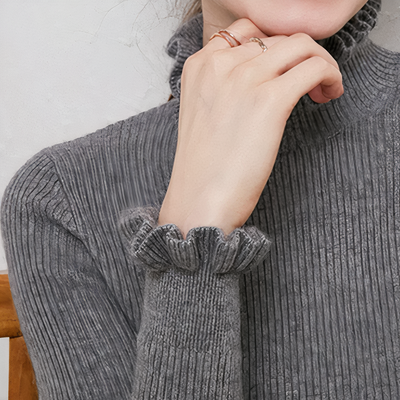 Avelena | Modischer Pullover mit Spitzenkragen