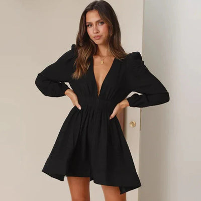 Elegantes Minikleid mit Tiefem V-Ausschnitt | Langarm | Feminine Silhouette