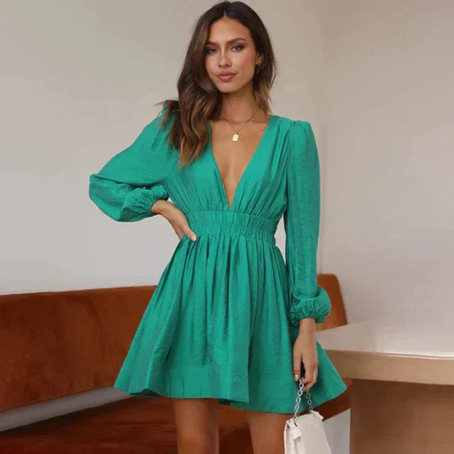 Elegantes Minikleid mit Tiefem V-Ausschnitt | Langarm | Feminine Silhouette