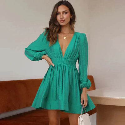 Elegantes Minikleid mit Tiefem V-Ausschnitt | Langarm | Feminine Silhouette
