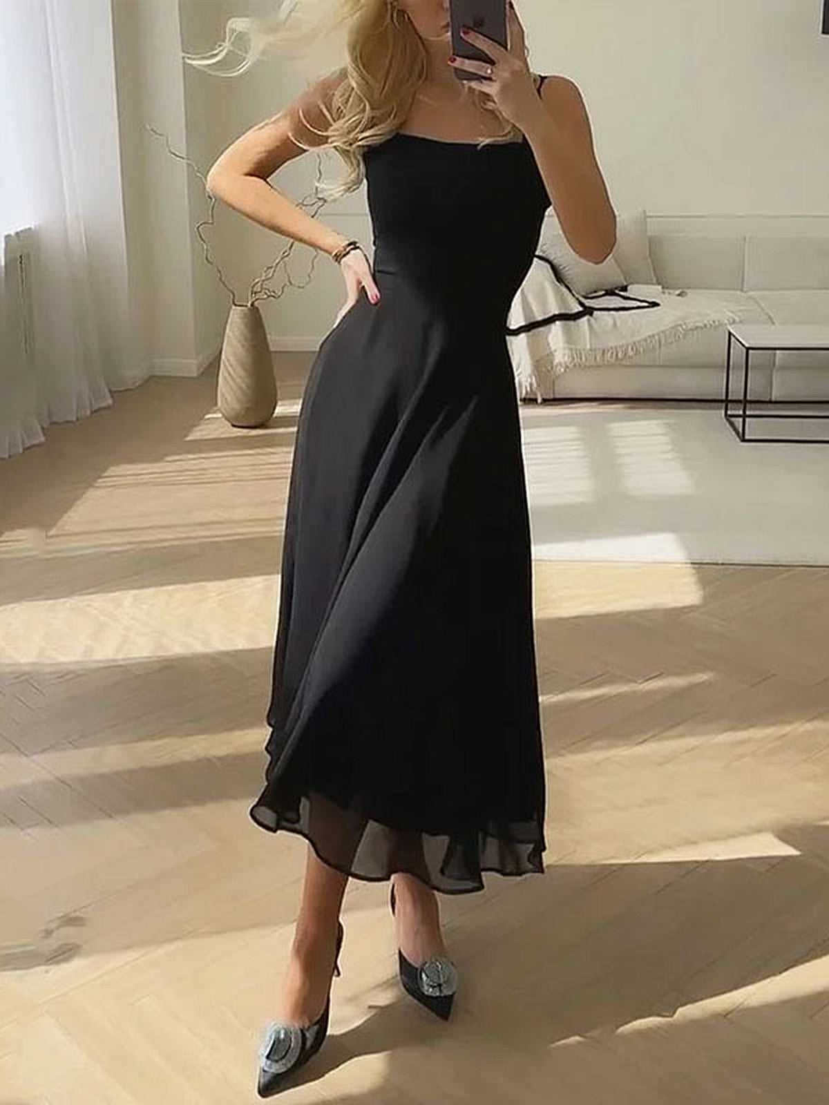 Elegantes Midikleid | Quadratischer Ausschnitt | Zeitlose Raffinesse
