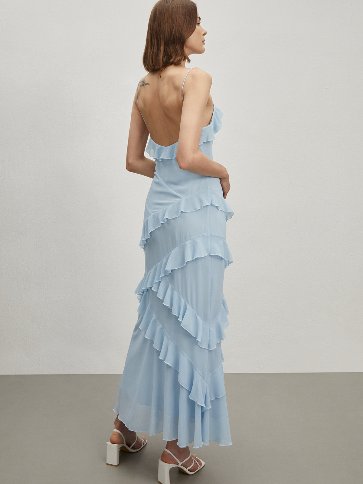 Avelena | Langes Kleid mit Spaghettiträgern und Volants