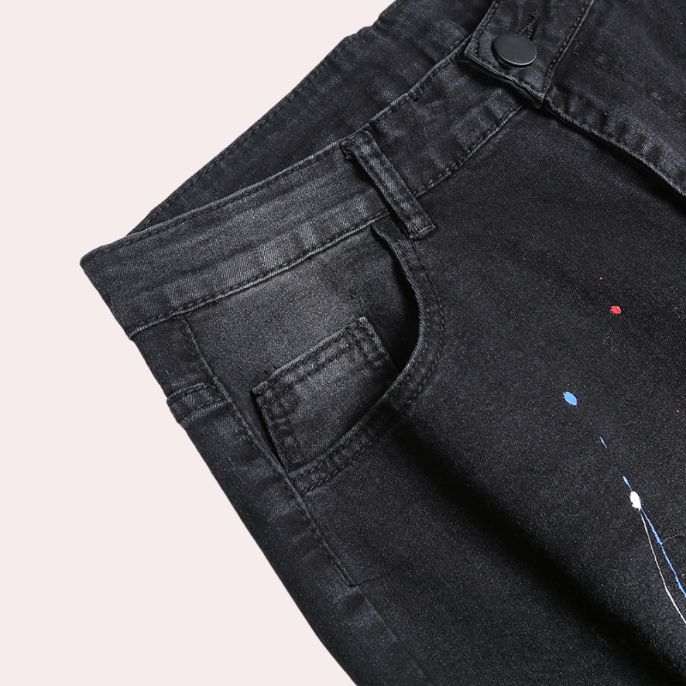 Bemalte Röhrenjeans | Urbaner Look | Farbige Details