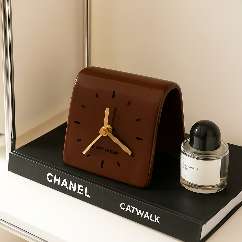 Chronova – Künstlerisches Modernes Bordüre mit Minimalistischem Runddesign