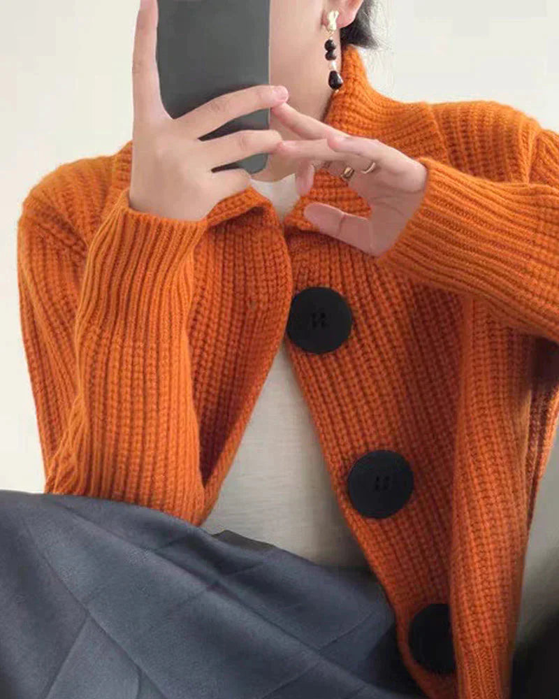 Avelena | Strickjacke mit Großem Knopf