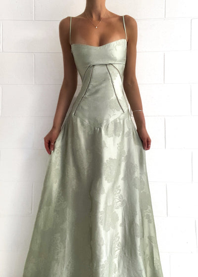 Satiniertes Maxi-Kleid | Spaghettiträger & Tailliertes Design | Eleganter Glamour