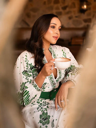 Avelena | Elegant Im Modischen Grünen Kleid