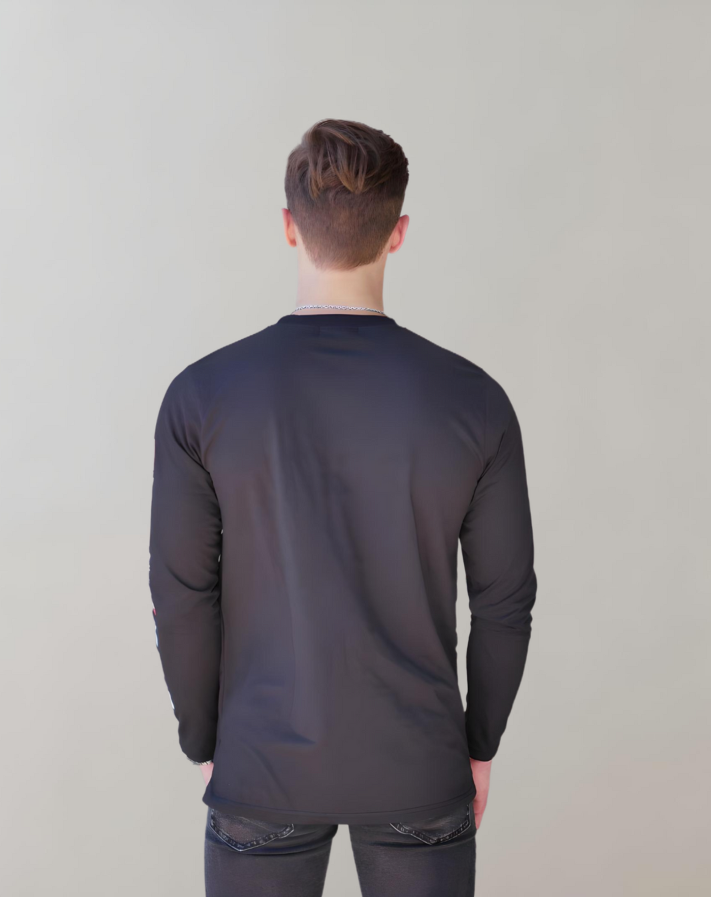 Avelena | Schwarzes Langarm-Shirt mit Flaggen-Druck Auf Dem Linken Ärmel
