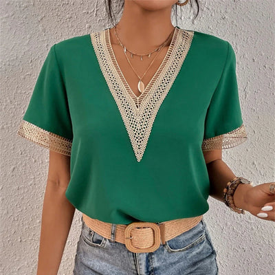 Elyria – Elegante Spitzenbluse mit V-Ausschnitt