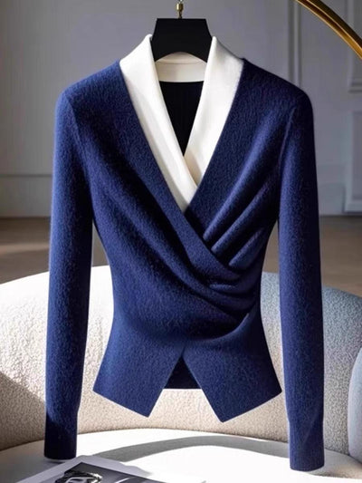 Eleganter Wickelpullover | Kontrastkragen & Drapierung | Stilvolle Raffinesse