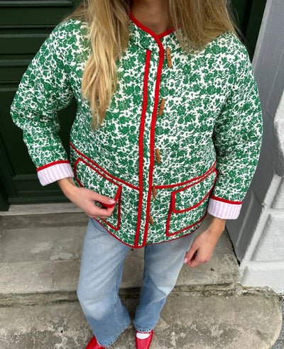 PATCHWORK-JACKE MIT BLUMENDRUCK VON AMY