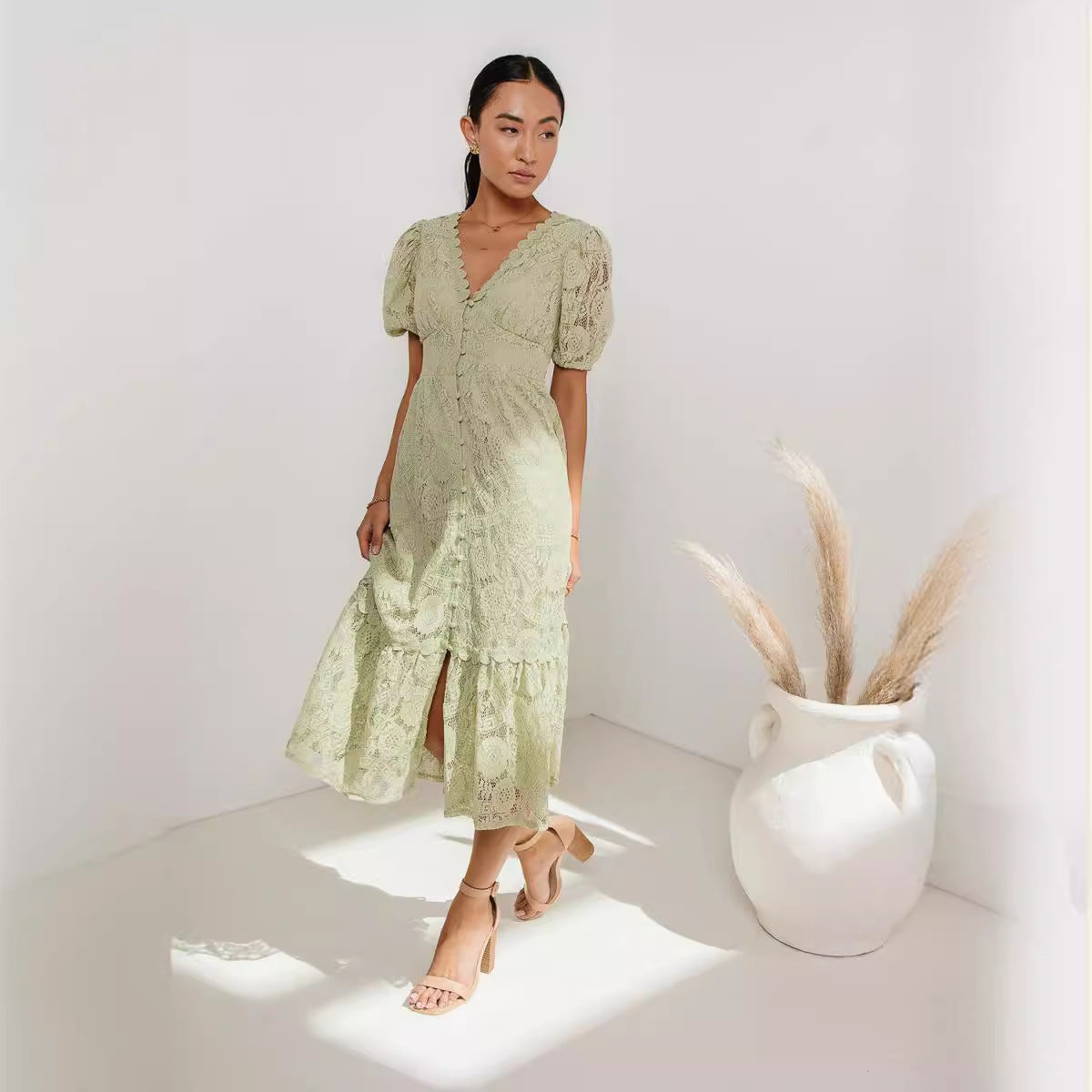 Avelena | Grünes Spitzen-Midikleid
