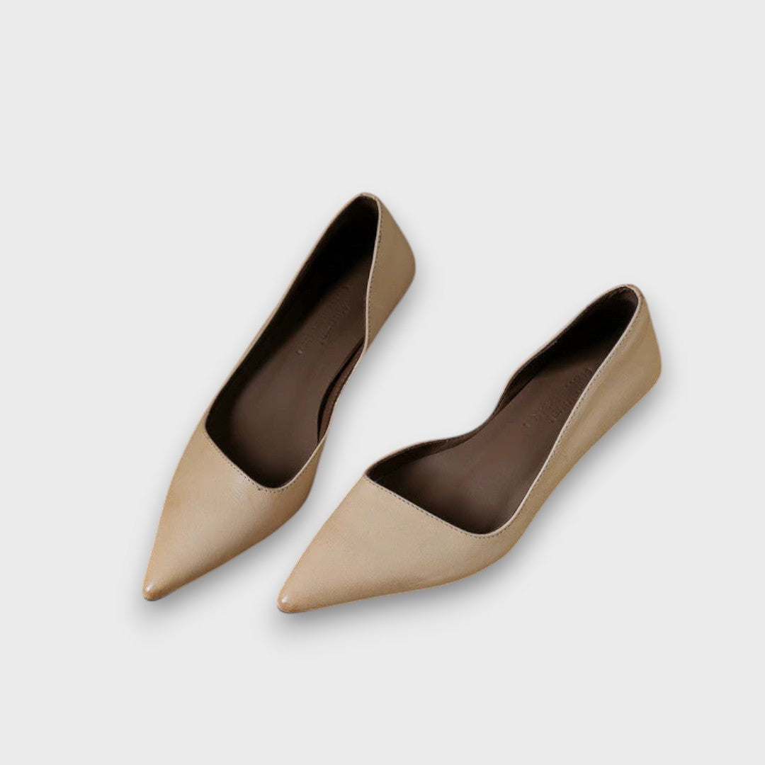 Veyra – Lederschuhe mit Kitten-Heel