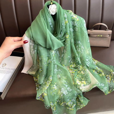Matilda | Seidenschal mit elegantem Design und weicher Textur für kalte Tage (Saison 1)