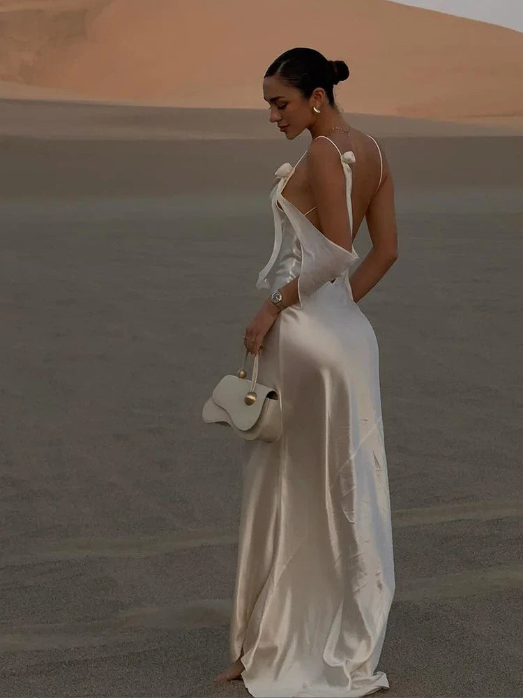 Abendkleid | Drapierter Ausschnitt | Elegante Silhouette