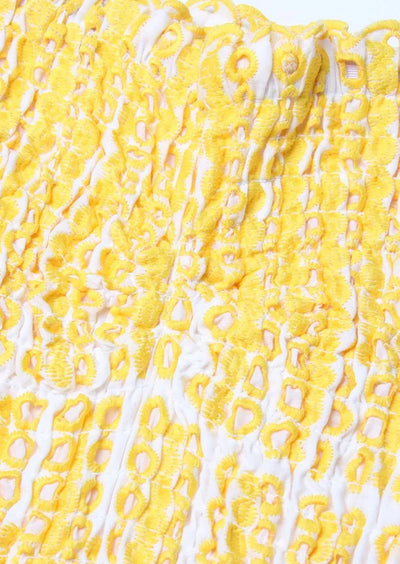 Schulterfreies Minikleid | Smock-Design & Lochstickerei | Sommerliche Leichtigkeit