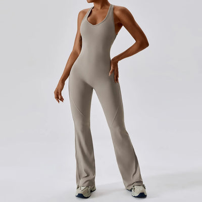 Alira | Yoga Einteiler Mit Figurbetontem Design & Flare-Bein