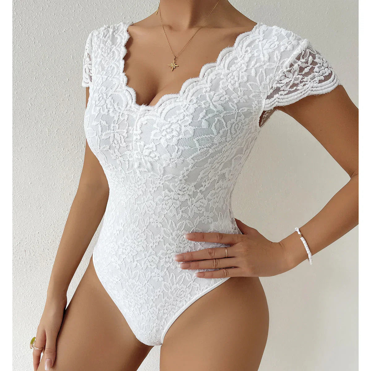Vallienne – Eleganter Spitzenbody