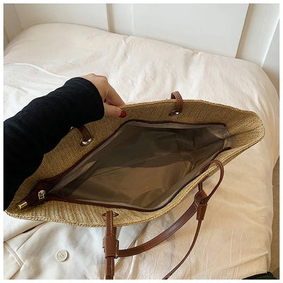 Boho Strohtasche Damen – Handgefertigte Strandtasche mit Kordelzug & Quasten