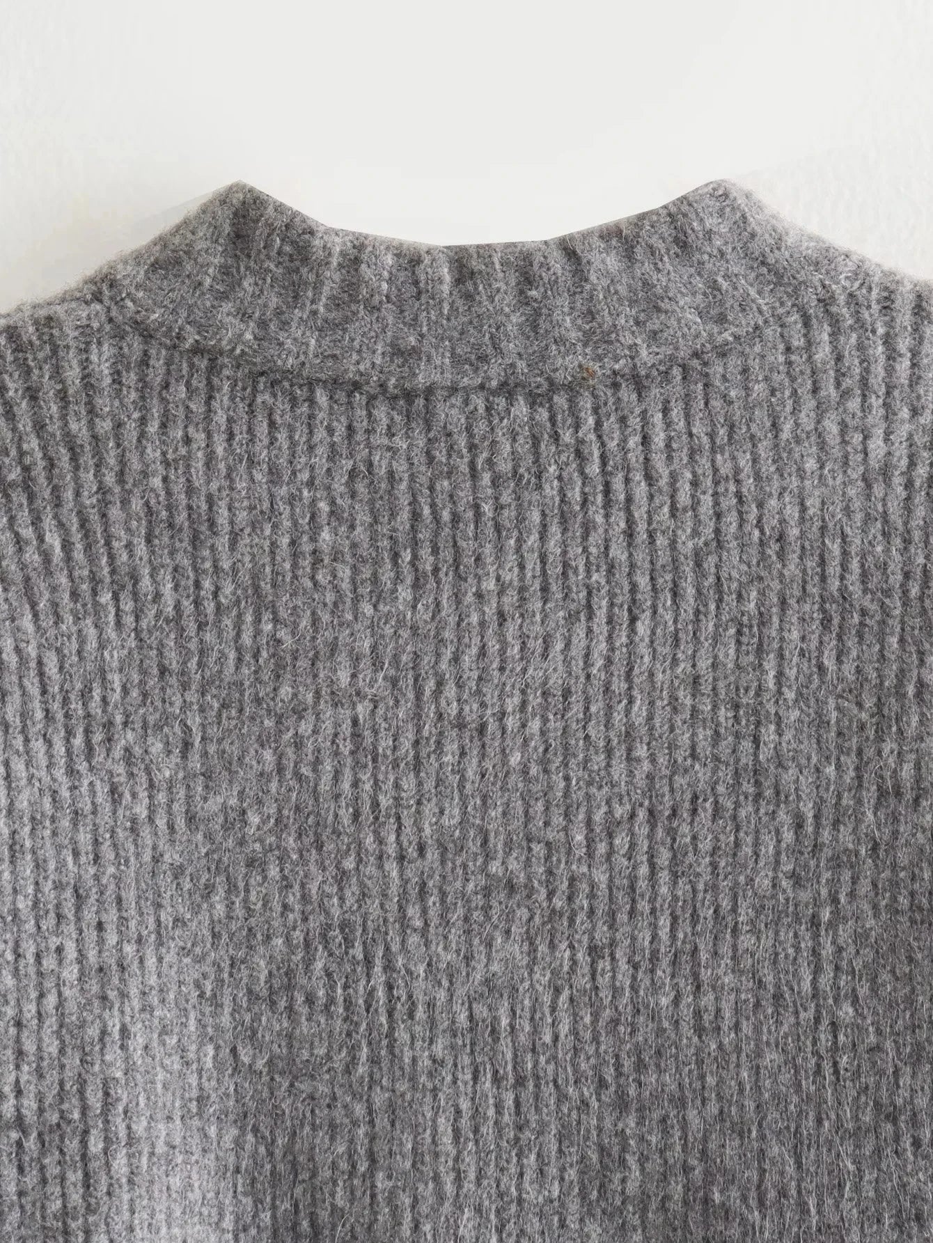 Lorna | Gerippte Rundhals-Strickjacke mit Reißverschluss
